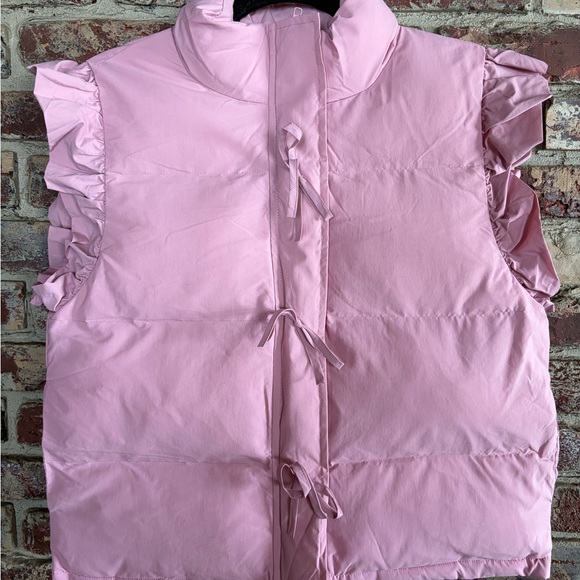 NewVine Jackets & Blazers - NWOT Blush Pink Puffer Vest with Ruffle Sleeve -M- Cute Statement Layer